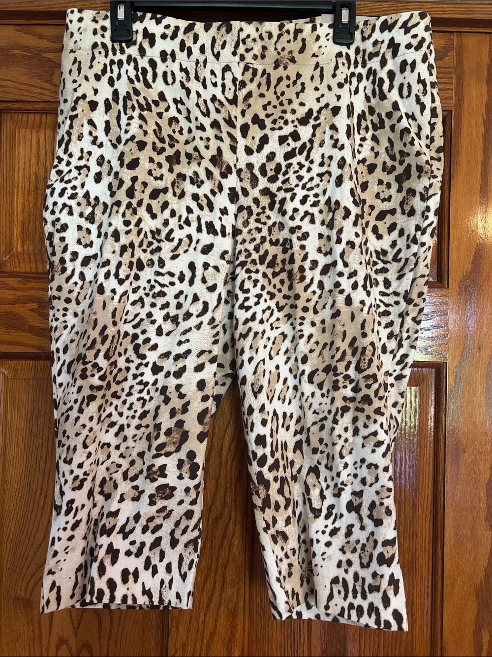 NWT Chico’s So Slimming Brigitte Capri Pants Size 2.5 (14)